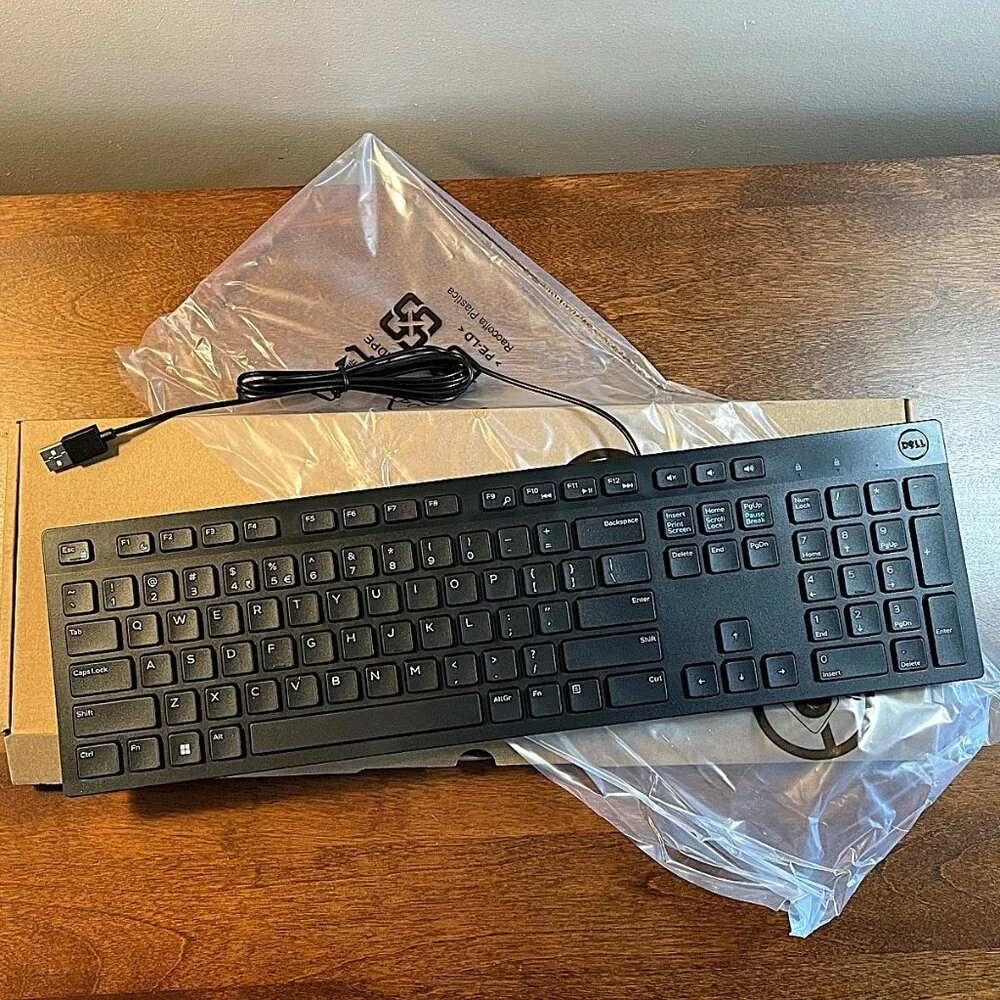 NEW Dell Wired Keyboard and Mouse KM300C
